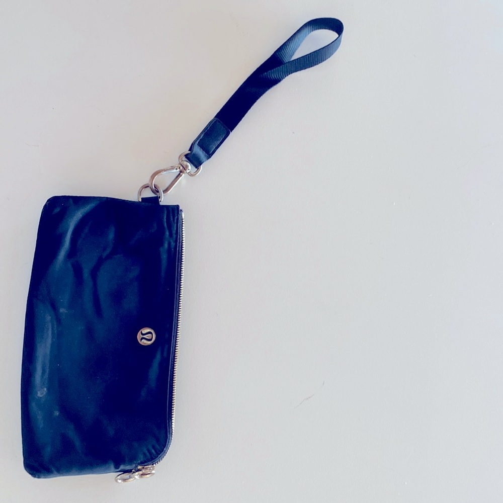 LULULEMON BLACK CLUTCH